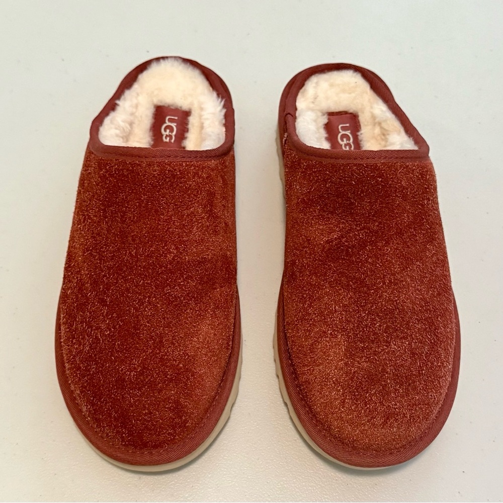 UGG Women’s Slip On - Cranberry